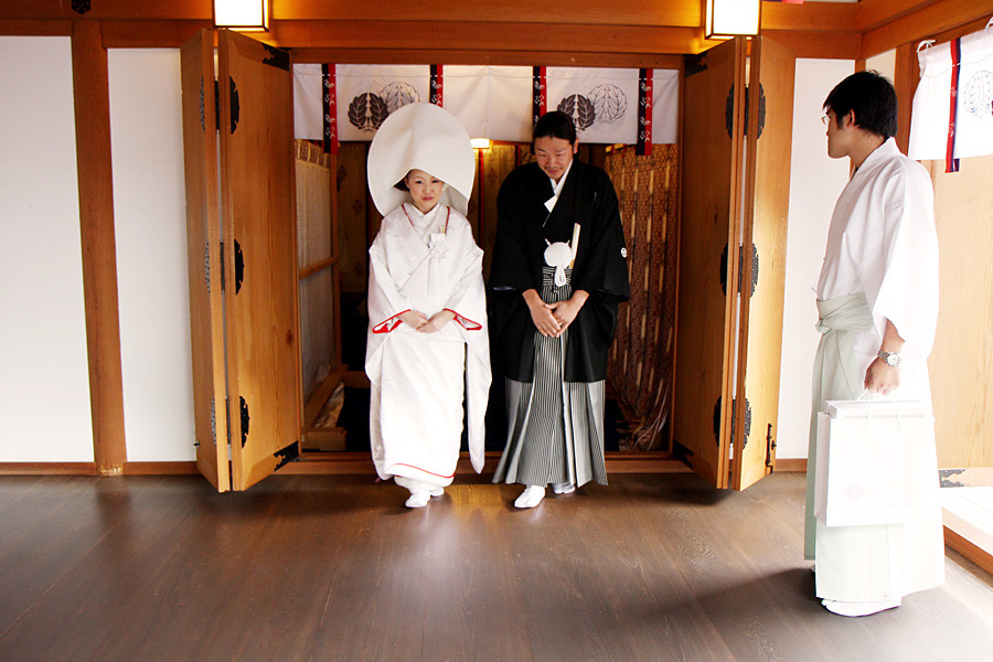 神楽殿での挙式終了